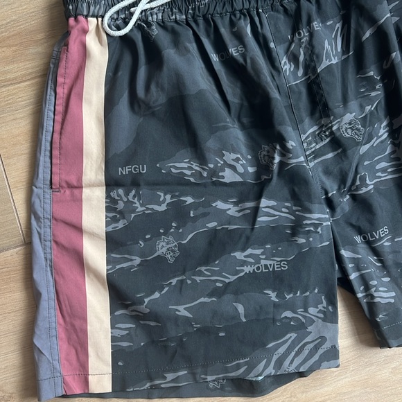 NWOT Darc Sports Wolves Shorts - Picture 3 of 6